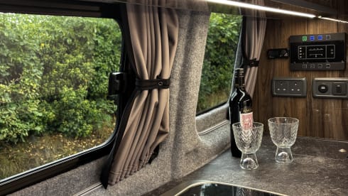 Claude – 4 Birth Ford Transit Custom 2.0 170 bhp 6 Speed Auto Limited.