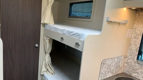 Krokodil – Ideal holiday with this spacious and cozy family camper!