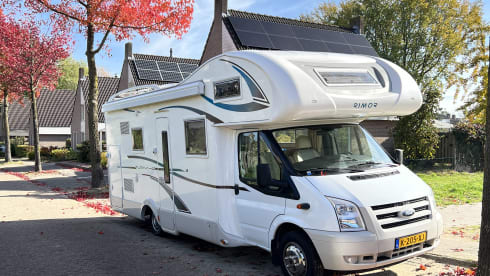 Doe een aanvraag!  – This camper (including rental account) is for sale! 