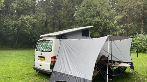 Mammoet – 4p Volkswagen campervan uit 2014