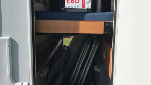 Complete & Compact 6-person camper with bunk bed (Luxury)