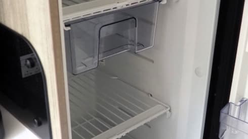 Yvonneke – Fiat: Off Grid-Nespresso-BIP&GO-Bicycle rack-Large refrigerator-LPG tank
