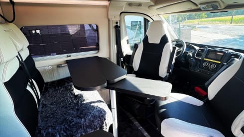 Loft On Wheels 3.0 – Roller team camper bus full option 4 persons