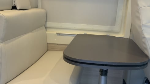 Flavio – Dreamer 4-seater van