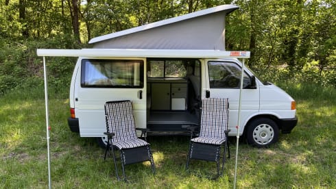 Calí – Very neat original VW T4 California Coach
