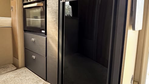 Big Bertha – 4 berth Swift alcove 