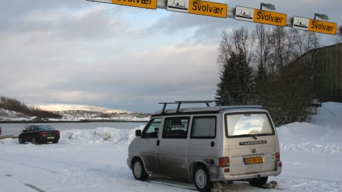 4p Volkswagen T4 camper