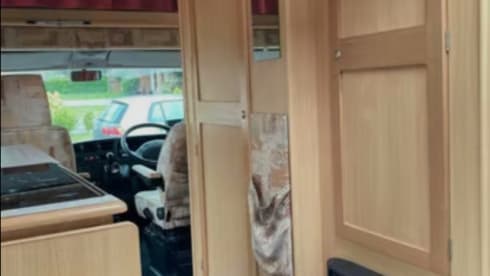 Luna – 4 berth Peugeot alcove from 2001