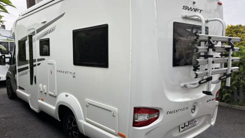 Swifty – Swift Freestlye 674