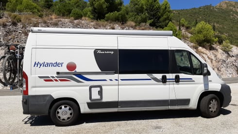 Hylander – Cozy 2-person camper van
