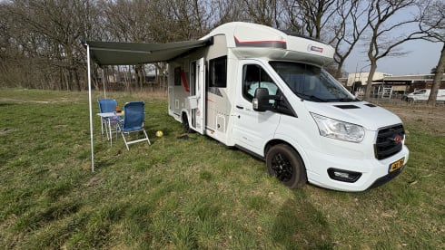 Ford Challenger 6 persoons, stapelbedden en hefbed