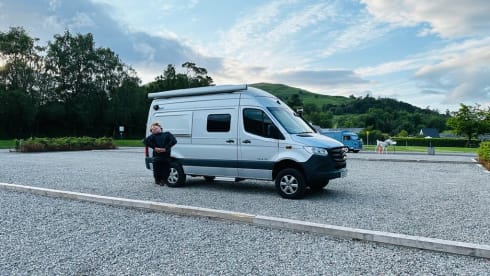 Miss Daisy (Dog Friendly) Discount available on bookings two weeks or more.  – 4 berth Mercedes-Benz campervan (SALE ON)