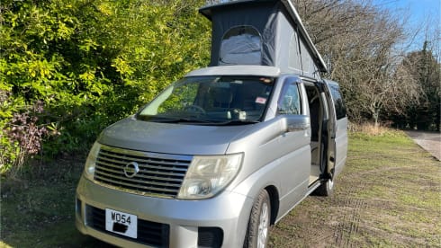 El Grando – Nissan Elgrand campervan 