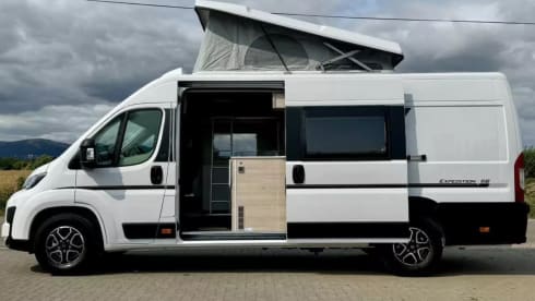  Autotrail Expedition 68 Pop Top 2/3/4 Berth