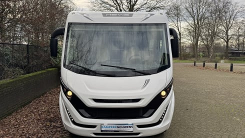 Luxury McLouis camper for 4 people 