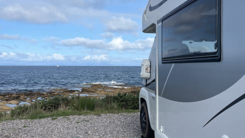 LEIA – Luxury 4 Berth Motorhome - Dog Friendly 