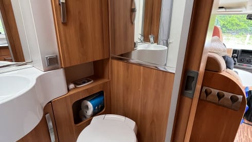 Hymer B-514 integral