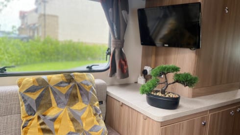 Luxury Swift Escape 6 berth 5 seatbelts Escape 686