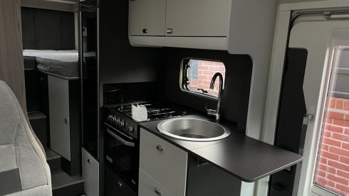 Motorhome – 6 berth Ford swift voyager 485