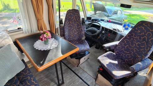 Hymer b644 – 4p Hymer integrated uit 2000