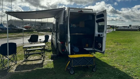 Monty Hauls – Monty Hauls Go Explore Van