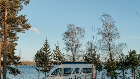 CampChamp – Brand new Campervan from 2024 with Skyloft, air conditioning and much more!