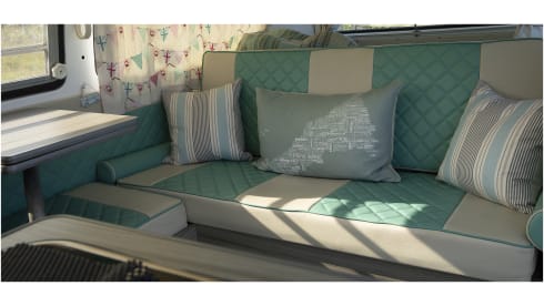 Pip – Vintage VW Campervan 'Pip'