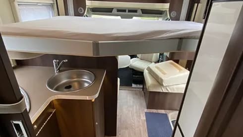 Mobilhome voor 4 personen – 4p Ford semi-integrated uit 2020