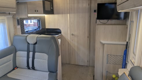 Auto-Trail F60 – 4 berth Autotrail semi-integrated from 2024