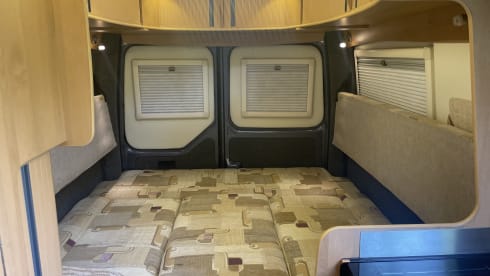 BettyAnn – Wildax Europa Off-Grid 2 berth van 