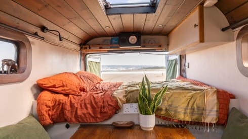 Elijah  – 4 Birth - Mercedes 709D - House truck 