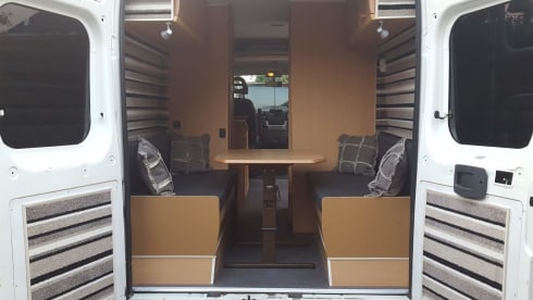 Hylander – Cozy 2-person camper van