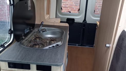 Road Camp – Neat "Feel Free" Pössl camper van from 2018