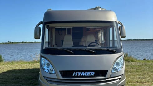 Hymer-Wohnmobil für 4 Personen, integriert ab 2015