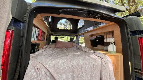 Blue – 2p Renault campervan uit 2008