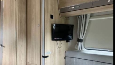 Jeffrey  – 6 berth Peugeot - Elddis Autoquest 196