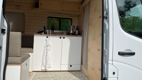 CosyCabin on Wheels – Brand New 3p Renault Master Campervan (2025) 