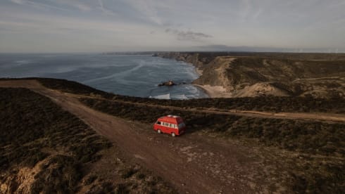 Vermelho  – Rent a Campervan Blue CLassics ‘s Volkswagen T3  red