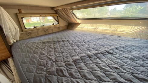 4p Citroën alcove from 1990