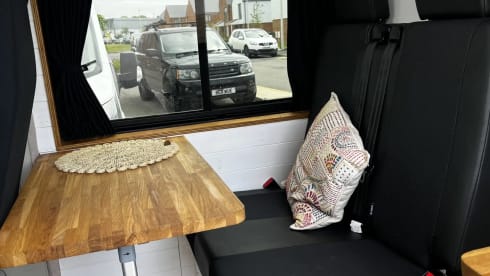 Camper – 4 Berth Peugeot Camper Van Motorhome Based In East Sussex