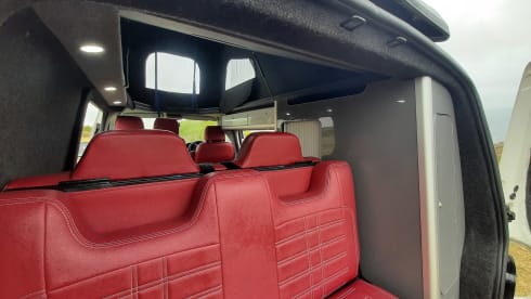 Florence (Flo for short) – Gorgeous 4 berth Volkswagen T5 Campervan 