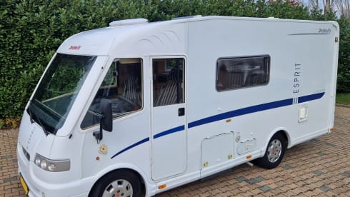 Huisje op wielen – Beautiful spacious integral camper