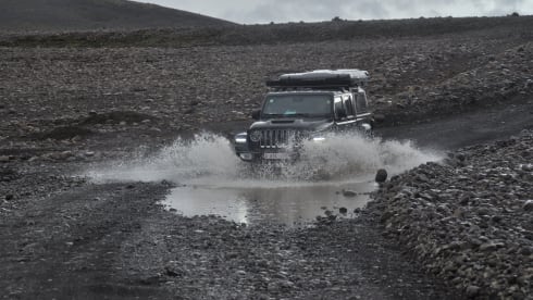 Jeep Gladiator with luxury 2p rooftop from 2021