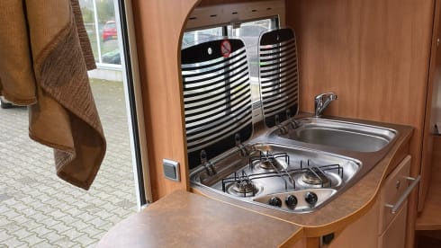Rolling! – Wonderful, compact and spacious camper for 2-4 people