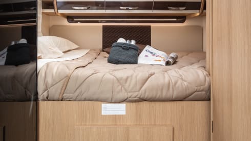 Queen Louise 2 – New luxury 6-person alcove camper