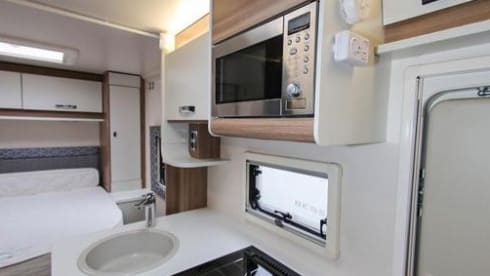 THE SAVOY – Swift Escape 694 Luxury Island Bed Motorhome Pets 5G WIFI Smart TV