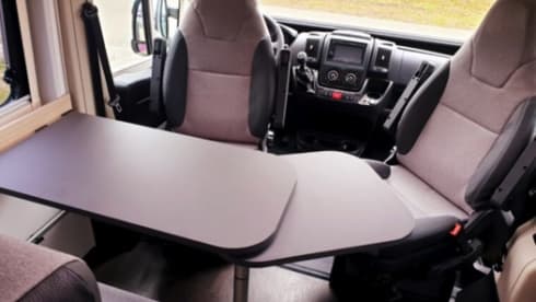 C10 – Sunliving V65 SL 140HP