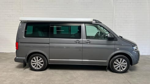 VOLKSWAGEN CALIFORNIA AUTOMAAT