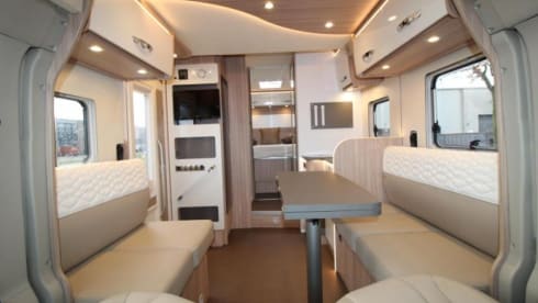 Campi – Luxury 2p Bürstner with queen bed, air conditioning and inverter 