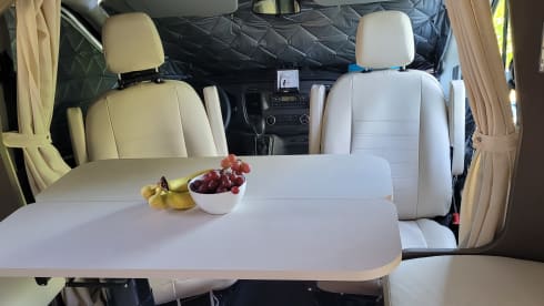 Moby – Luxury 5-person campervan 2024 - automatic + Wi-Fi option